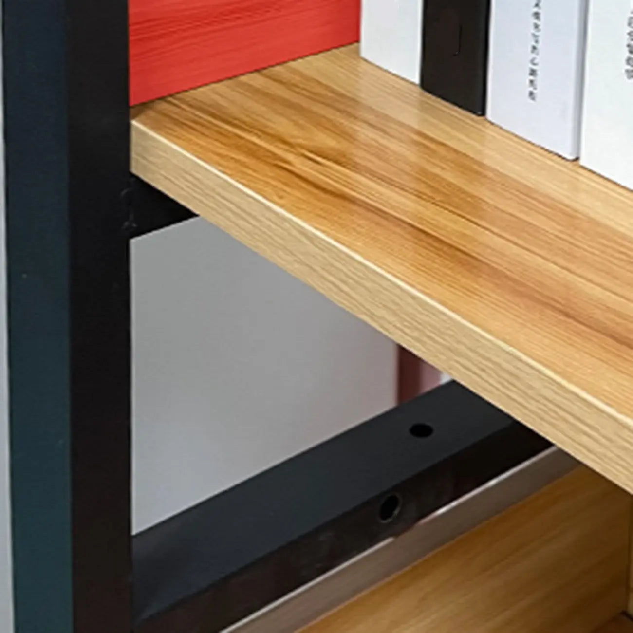 Bibliothèque autoportante simple à plusieurs niveaux en bois avec cadre en acier