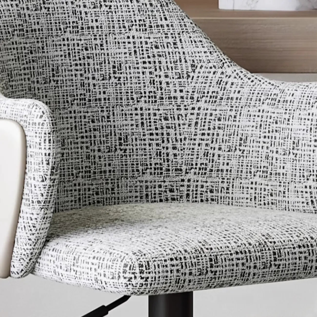 Tabouret de bar minimaliste en tissu rembourré avec accoudoirs
