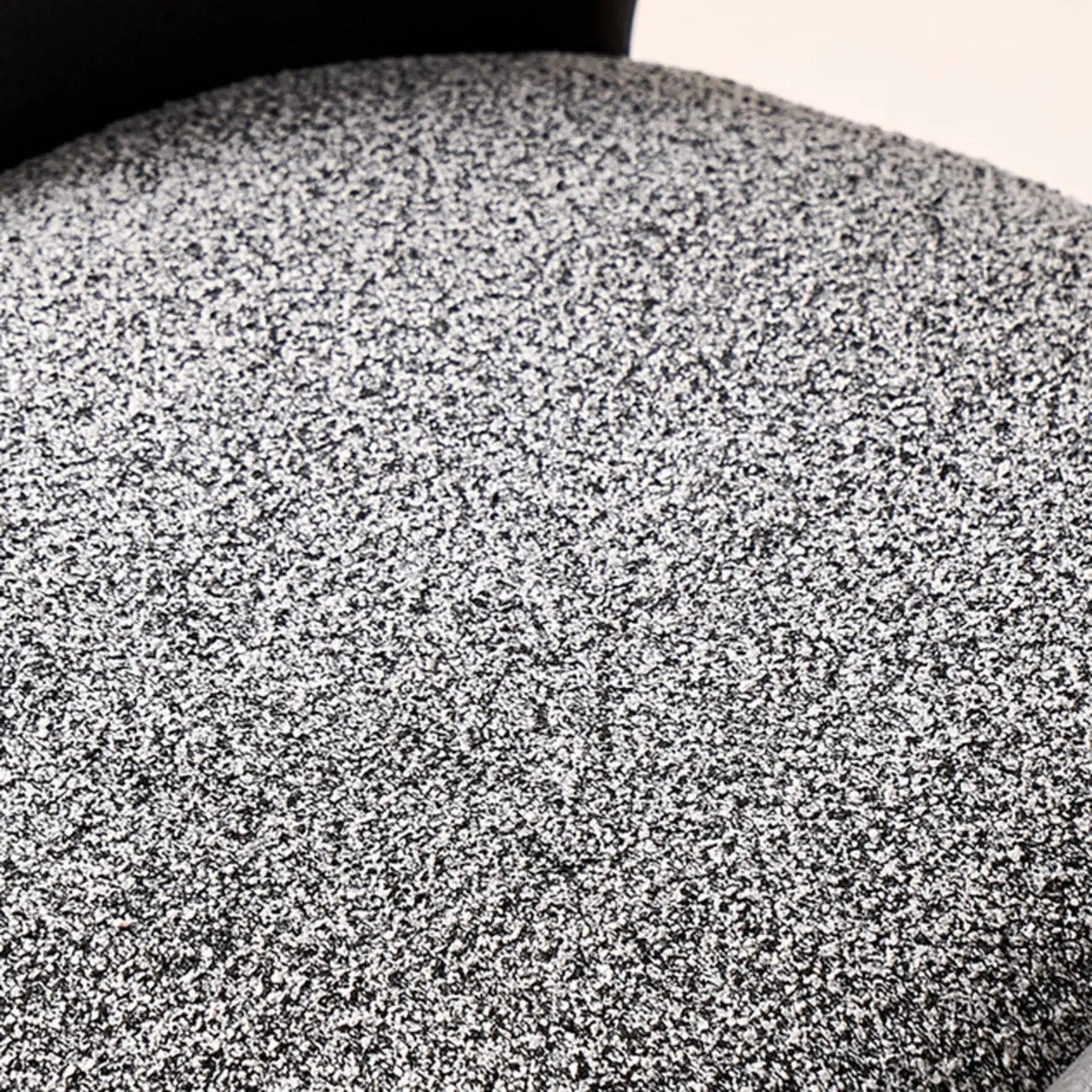 Chaise de salle à manger moderne rembourrée, dossier ouvert et sans accoudoirs