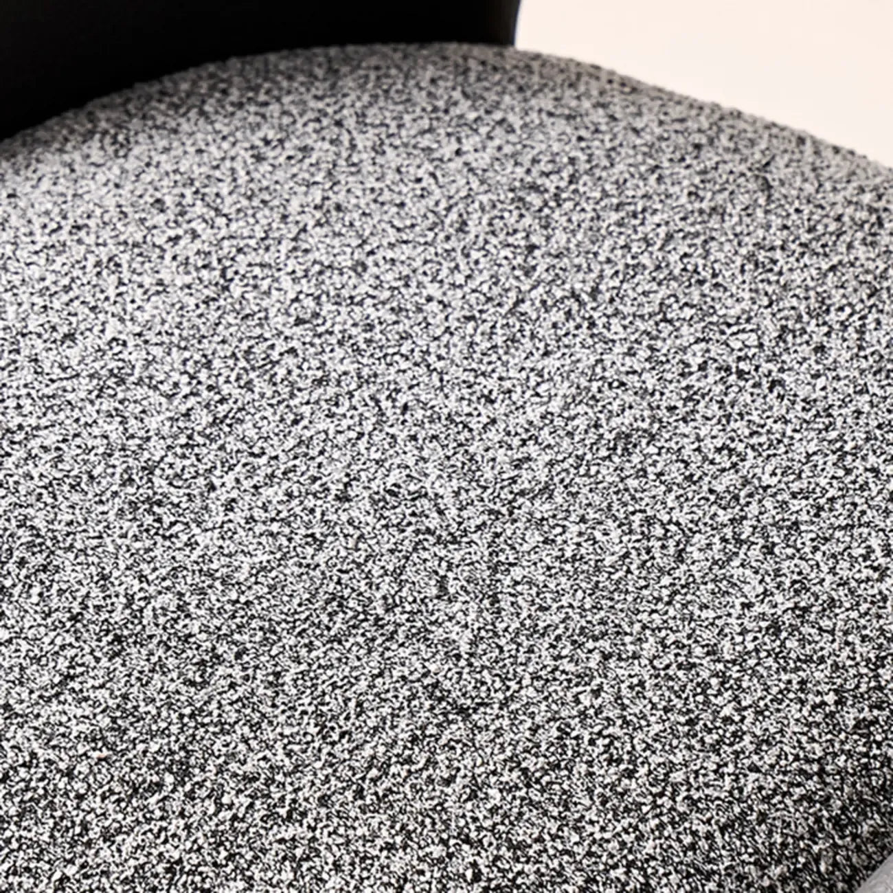 Chaise de salle à manger moderne rembourrée, dossier ouvert et sans accoudoirs