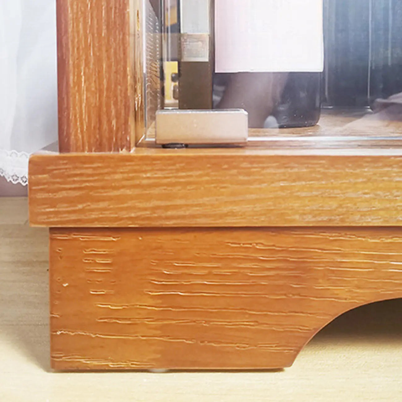 Casier à vin moderne en bois naturel avec étagère en verre