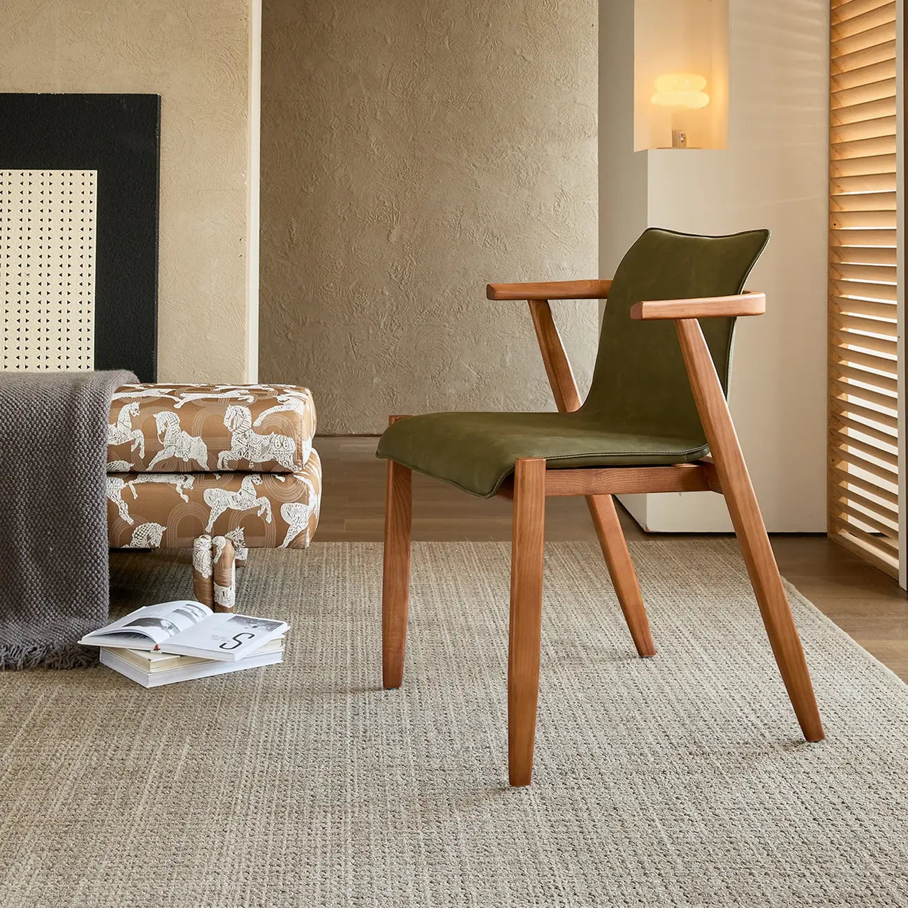 Fauteuil en chêne et similicuir style Mid-Century