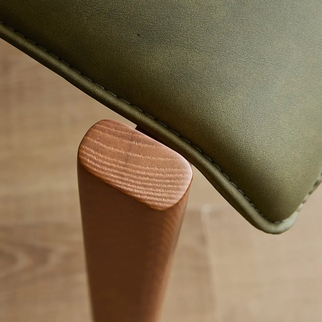 Fauteuil en chêne et similicuir style Mid-Century