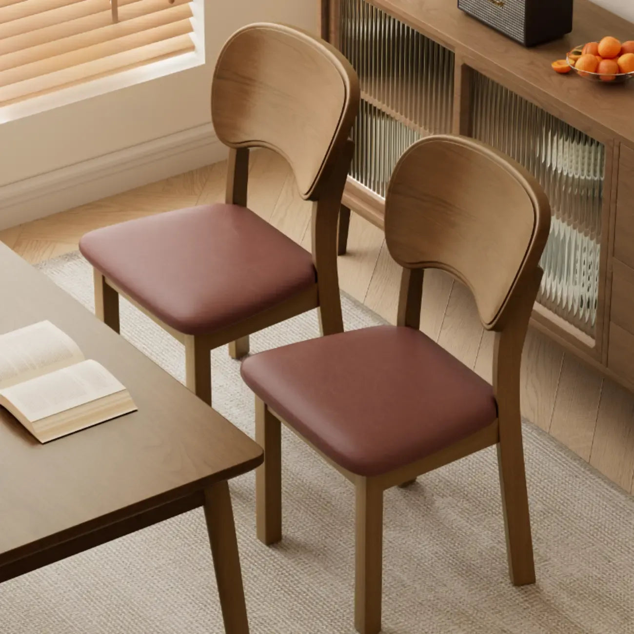 Chaise de salle à manger rembourrée de style vintage en bois noir avec assise confortable