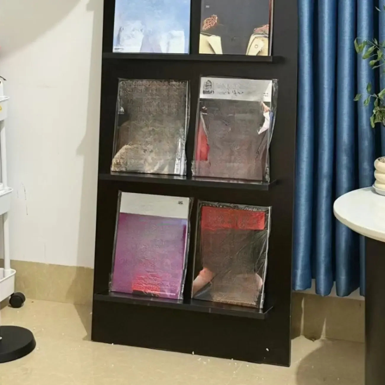 Bibliothèque verticale moderne en bois stratifié, petite vitrine