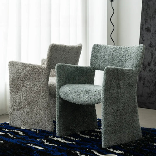Fauteuils minimalistes en sherpa à dossier ouvert et accoudoirs rembourrés