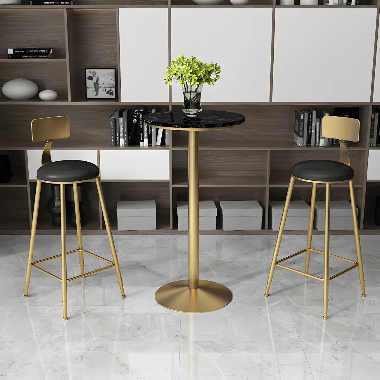 Table de bar élégante en marbre nordique avec piètement en métal doré