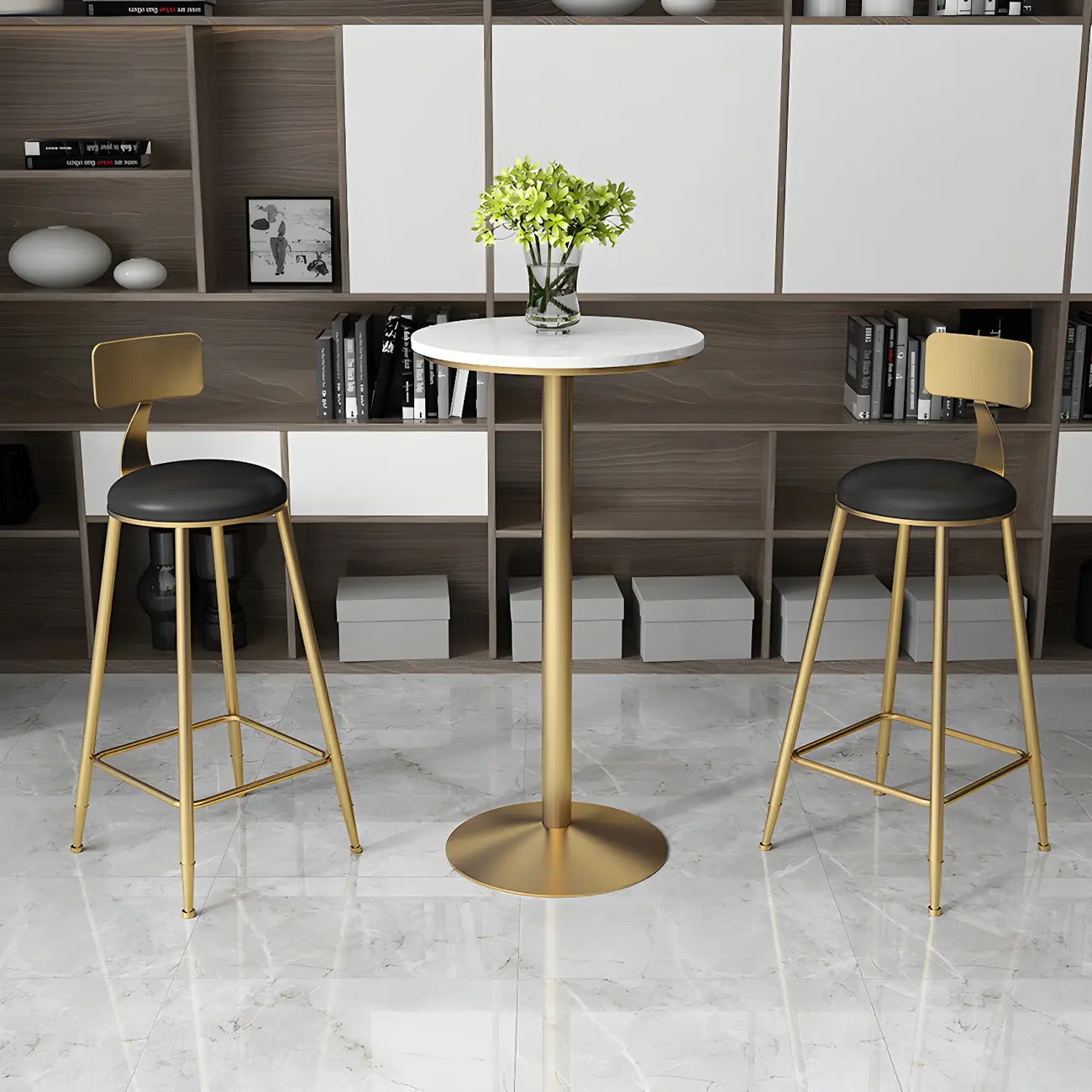 Table de bar élégante en marbre nordique avec piètement en métal doré