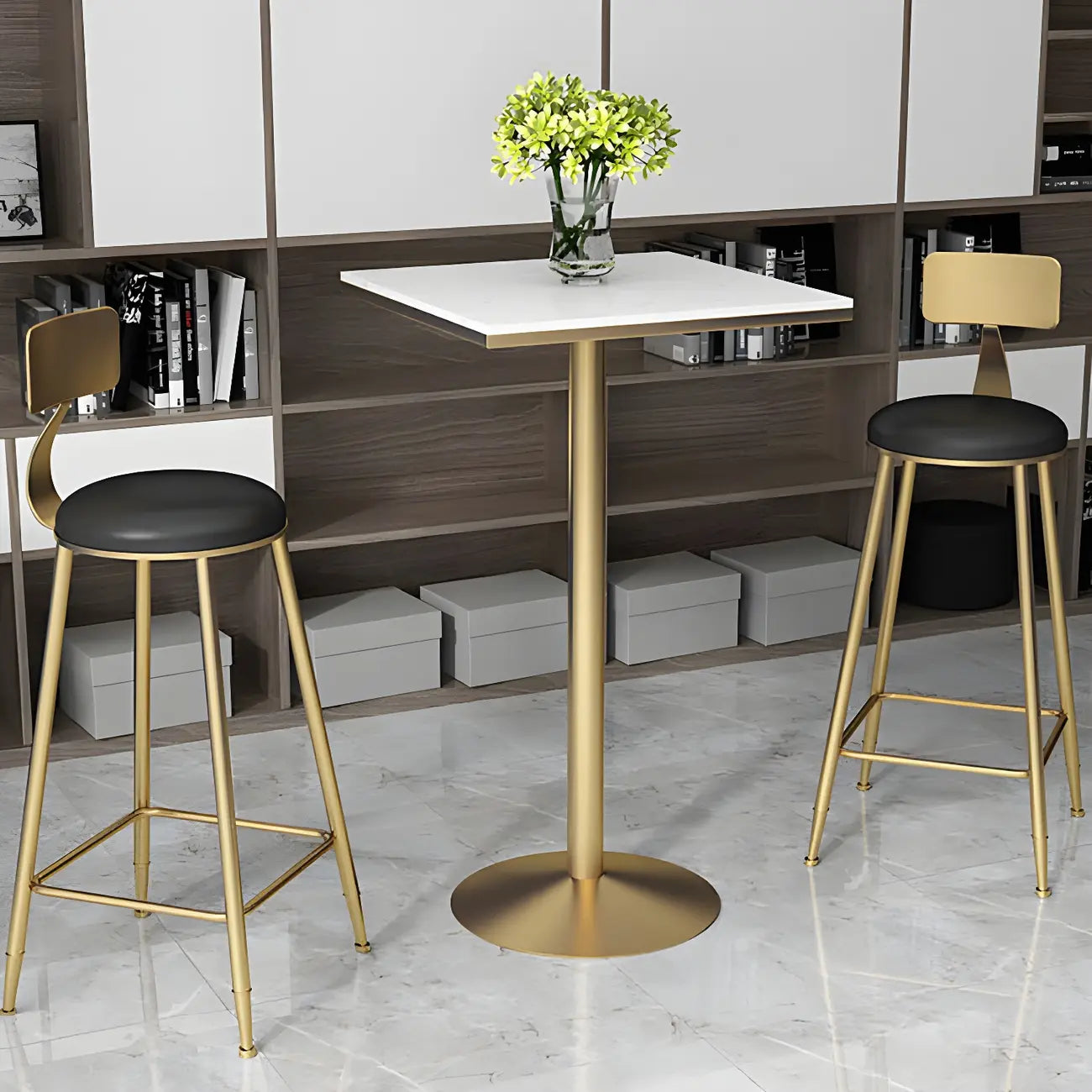Table de bar élégante en marbre nordique avec piètement en métal doré