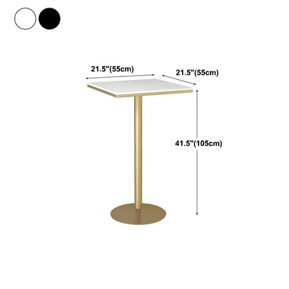 Table de bar élégante en marbre nordique avec piètement en métal doré