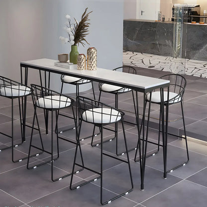 Tables de bar élégantes avec plateau en faux marbre noir