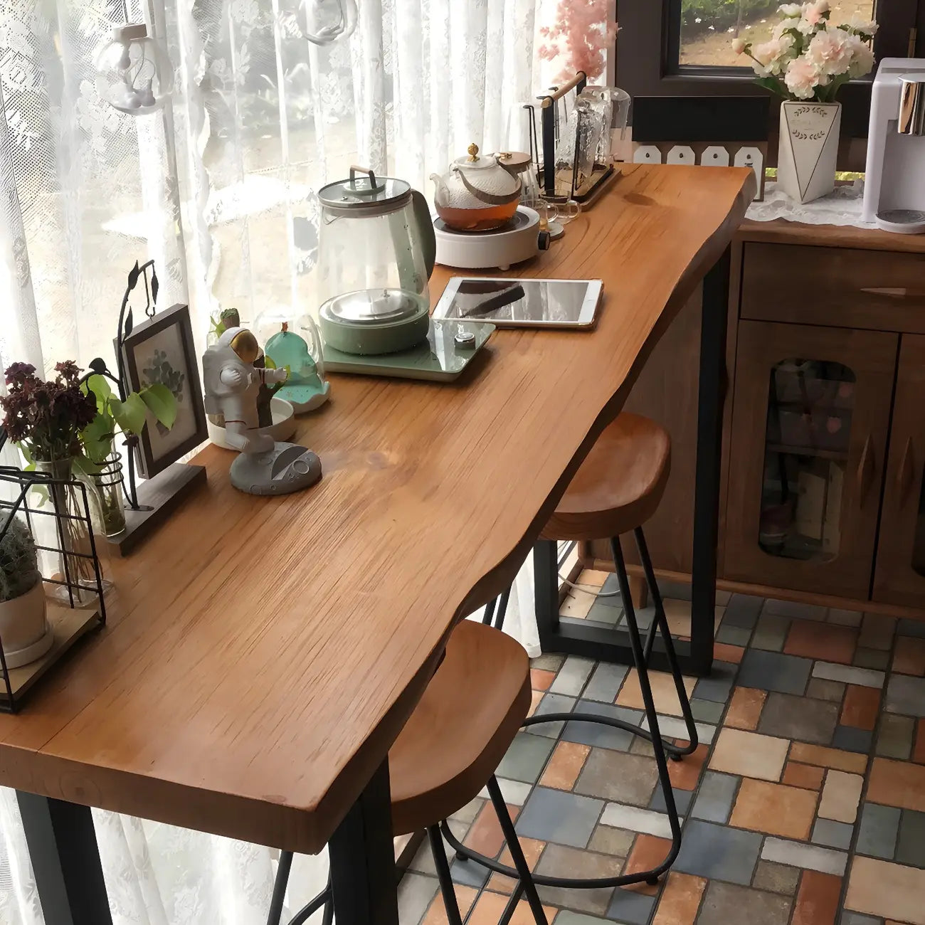 Table de bar moderne en bois brun et fer, style traîneau, pour pub