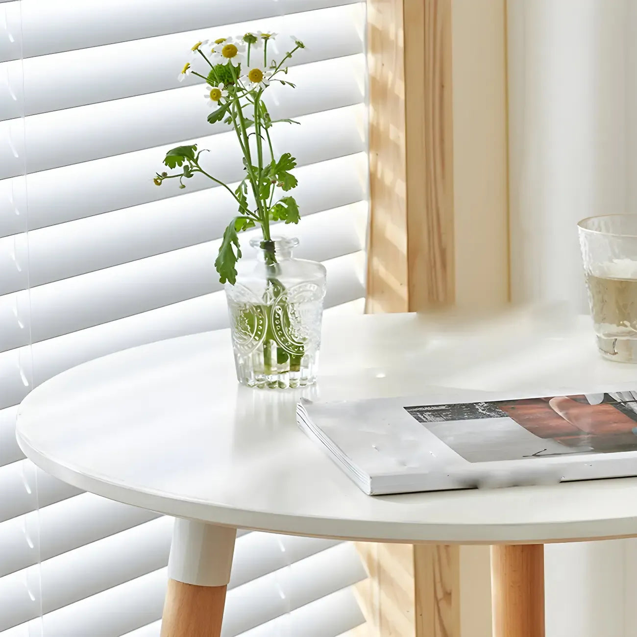 Table de bar carrée petite hauteur en bois naturel