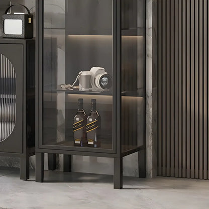 Élégante vitrine moderne en métal noir et verre.