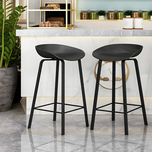 Tabouret de bar ergonomique au design élégant et contemporain en métal noir