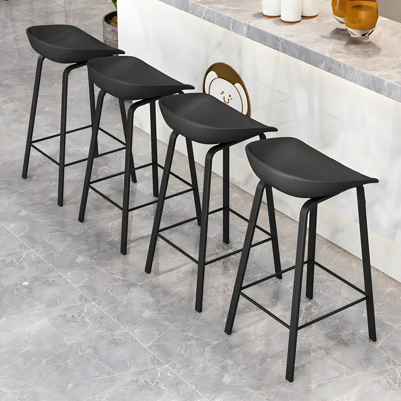 Tabouret de bar ergonomique au design élégant et contemporain en métal noir
