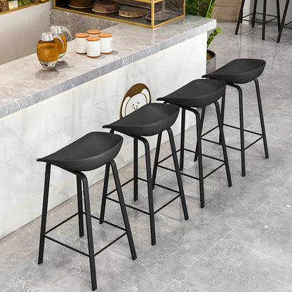 Tabouret de bar ergonomique au design élégant et contemporain en métal noir