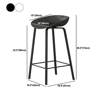 Tabouret de bar ergonomique au design élégant et contemporain en métal noir