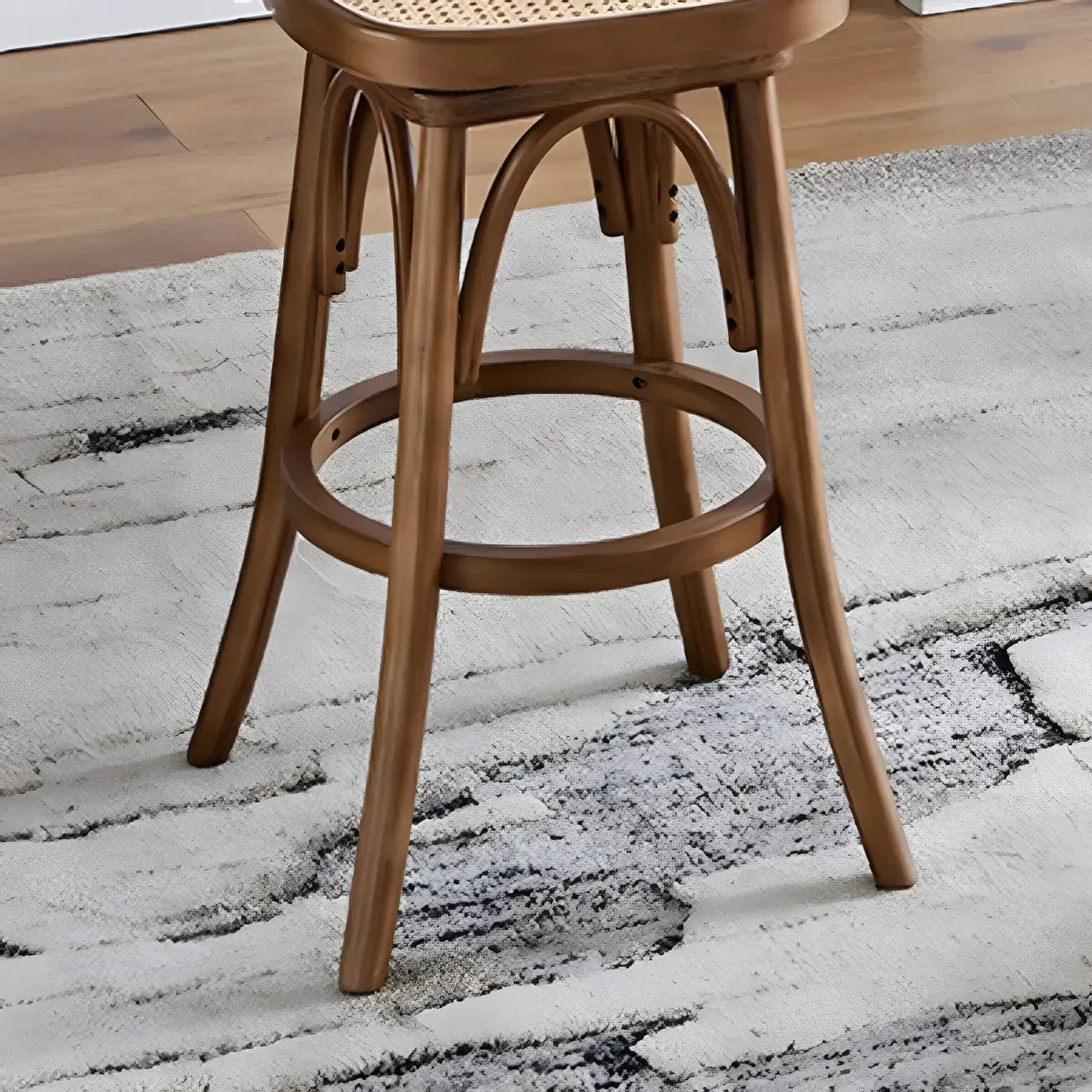 Tabouret de bar bas en rotin carré intemporel, marron/noir