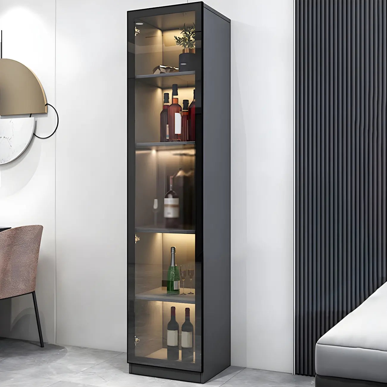 Vitrine en bois noir avec portes vitrées et éclairage intégré