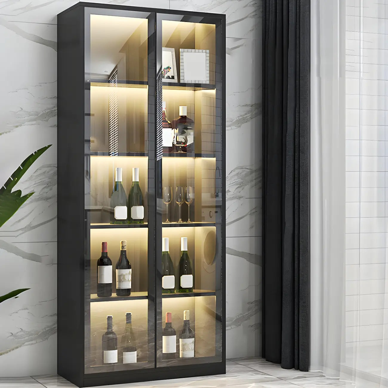 Vitrine en bois noir avec portes vitrées et éclairage intégré