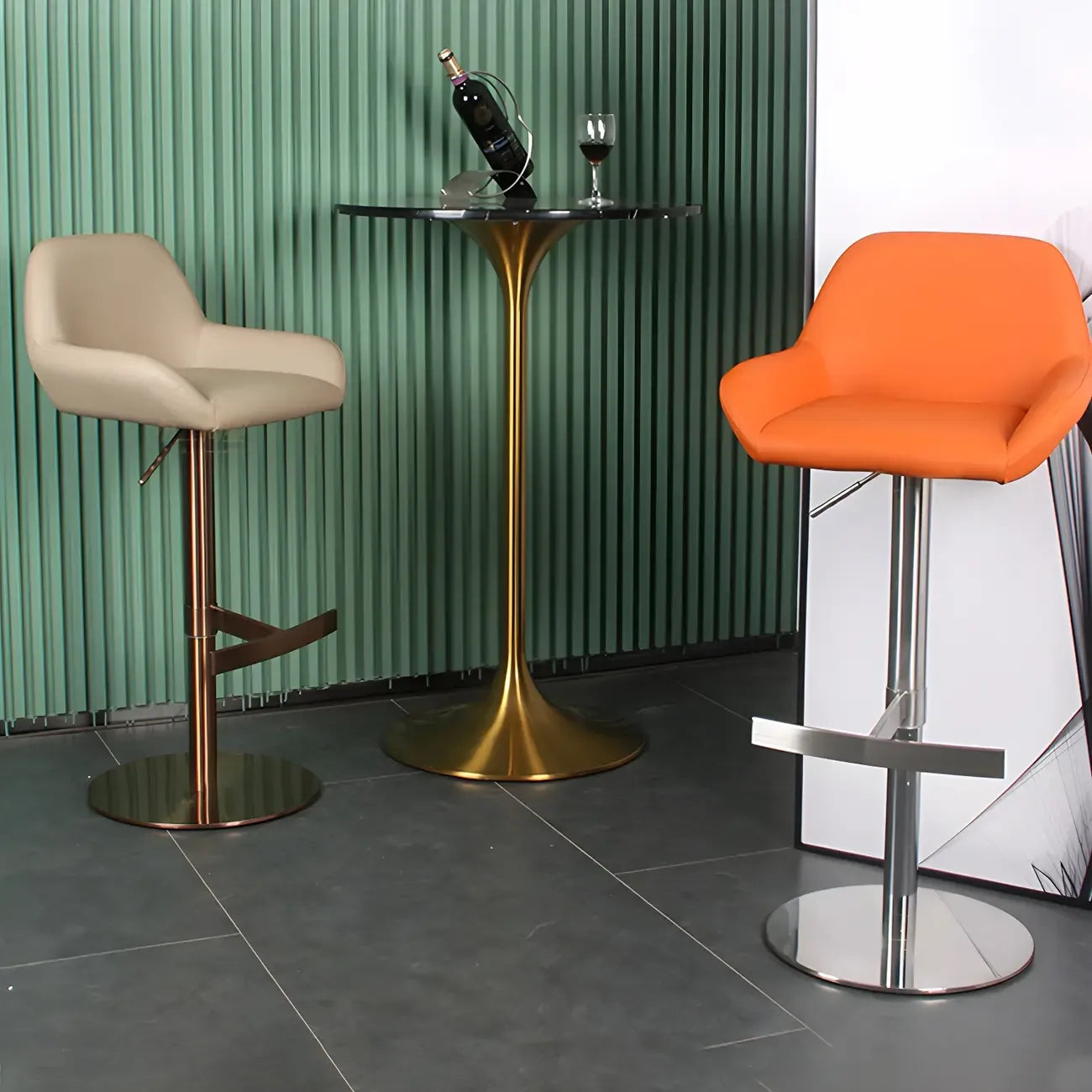 Tabourets de bar pivotants et réglables en métal brillant