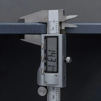 Étagère en bambou gris, vitrine avec porte en acrylique