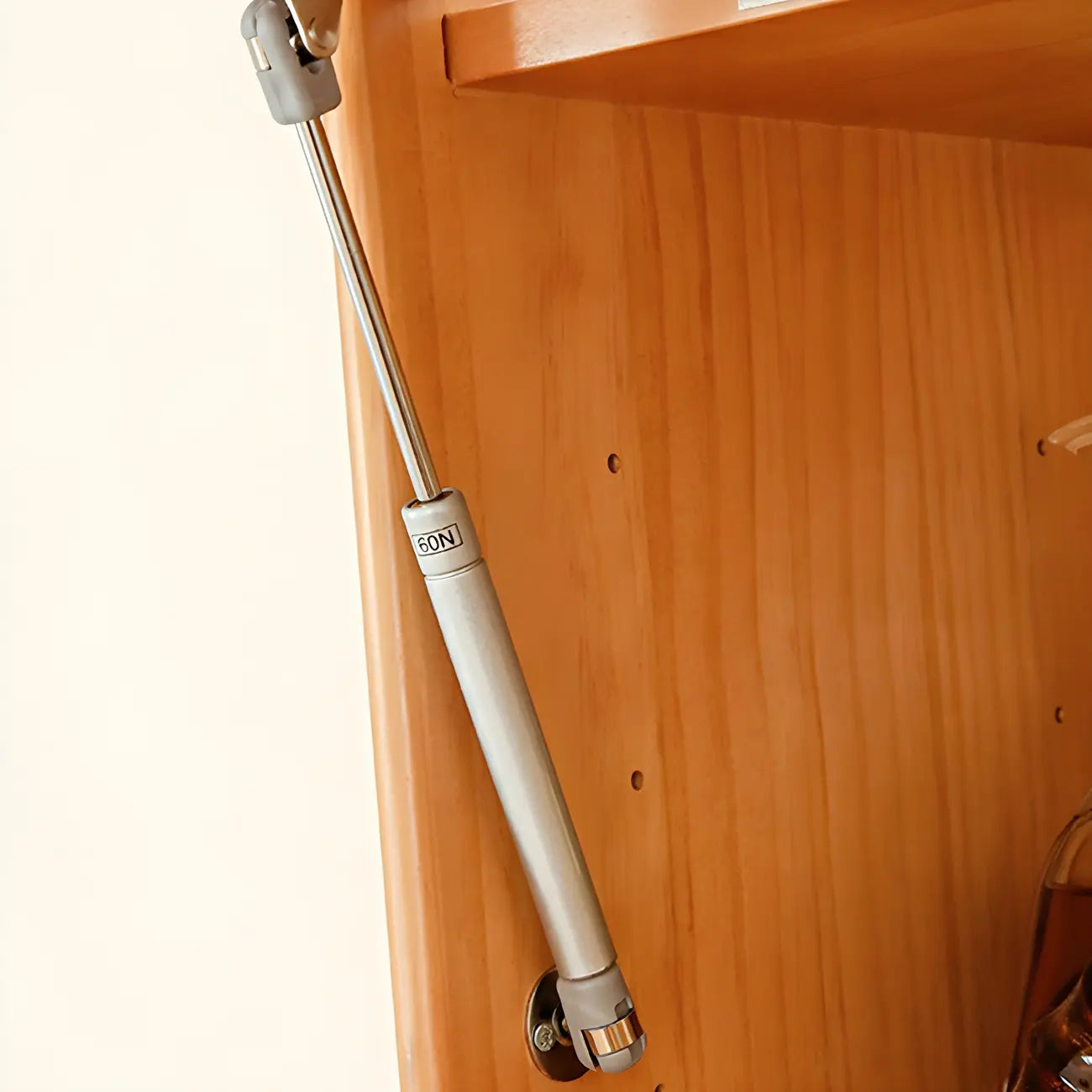 vaisselier de salle à manger avec portes vitrées en noyer réglables