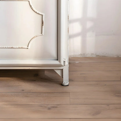 Vitrine moderne cintrée en bois et porte vitrée