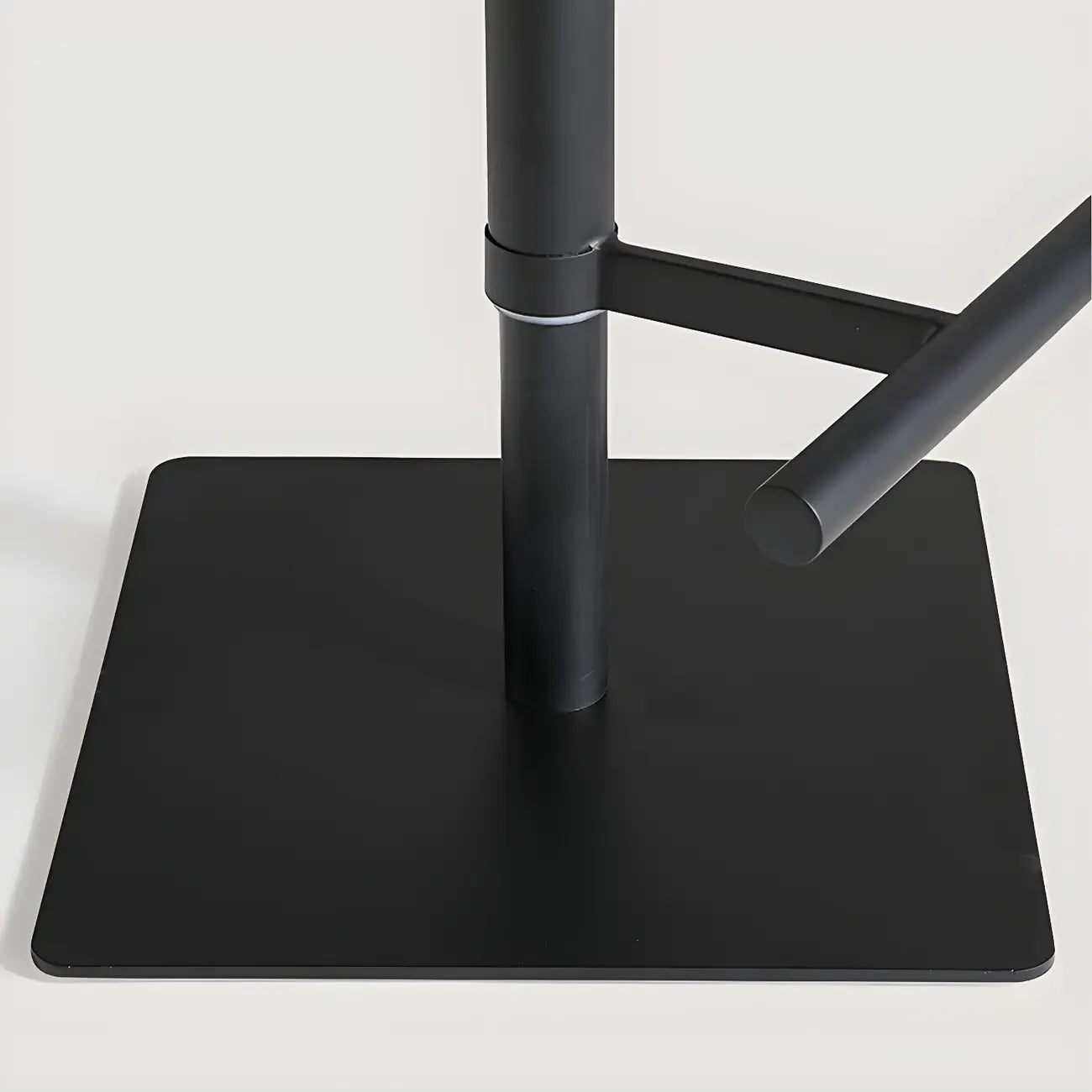 Tabouret de bar moderne pivotant et réglable avec dossier bas rembourré