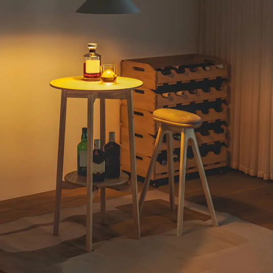Tables de bar rondes scandinaves en frêne naturel avec étagère