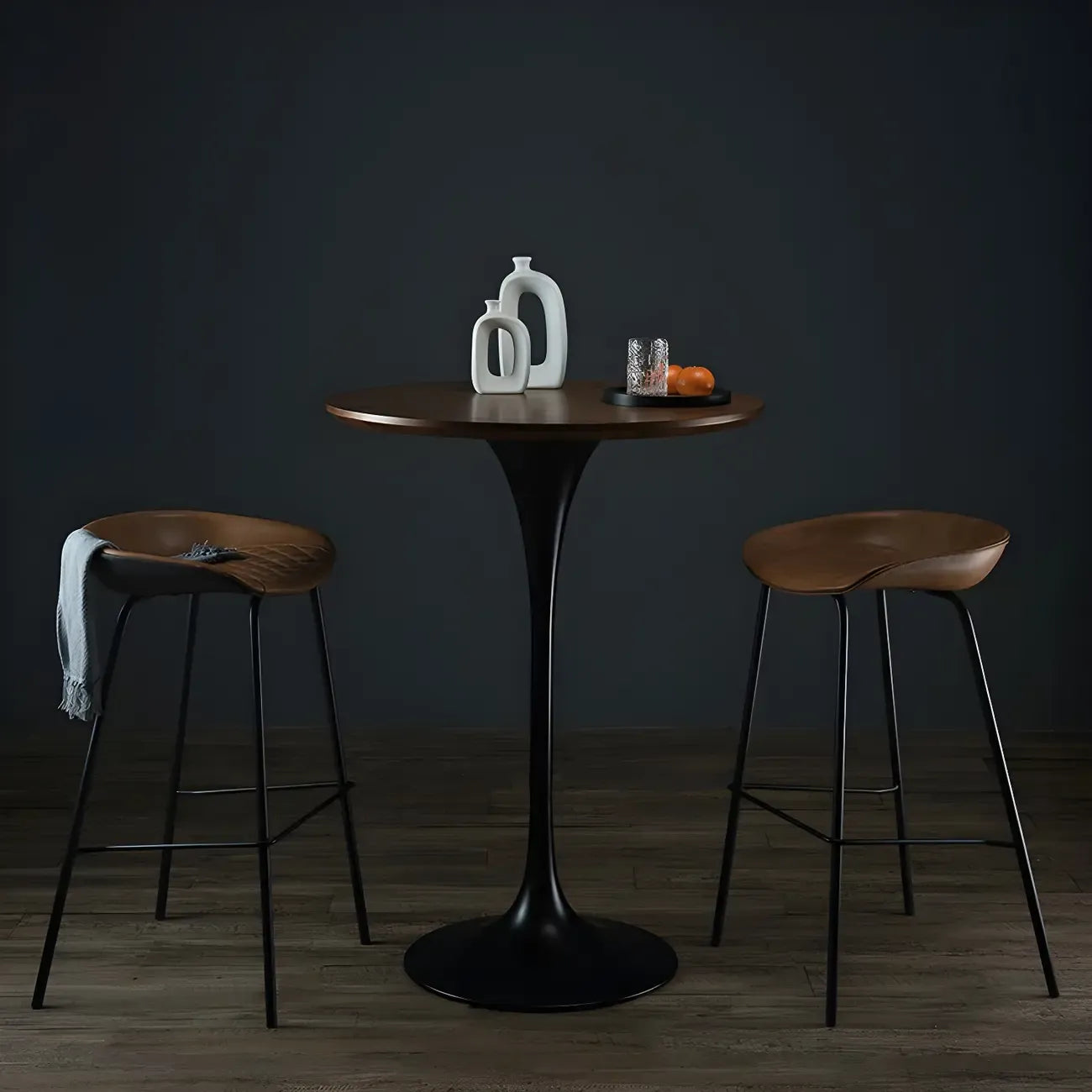 Tables de bar rondes glamour en métal brun doré avec piètement tulipe