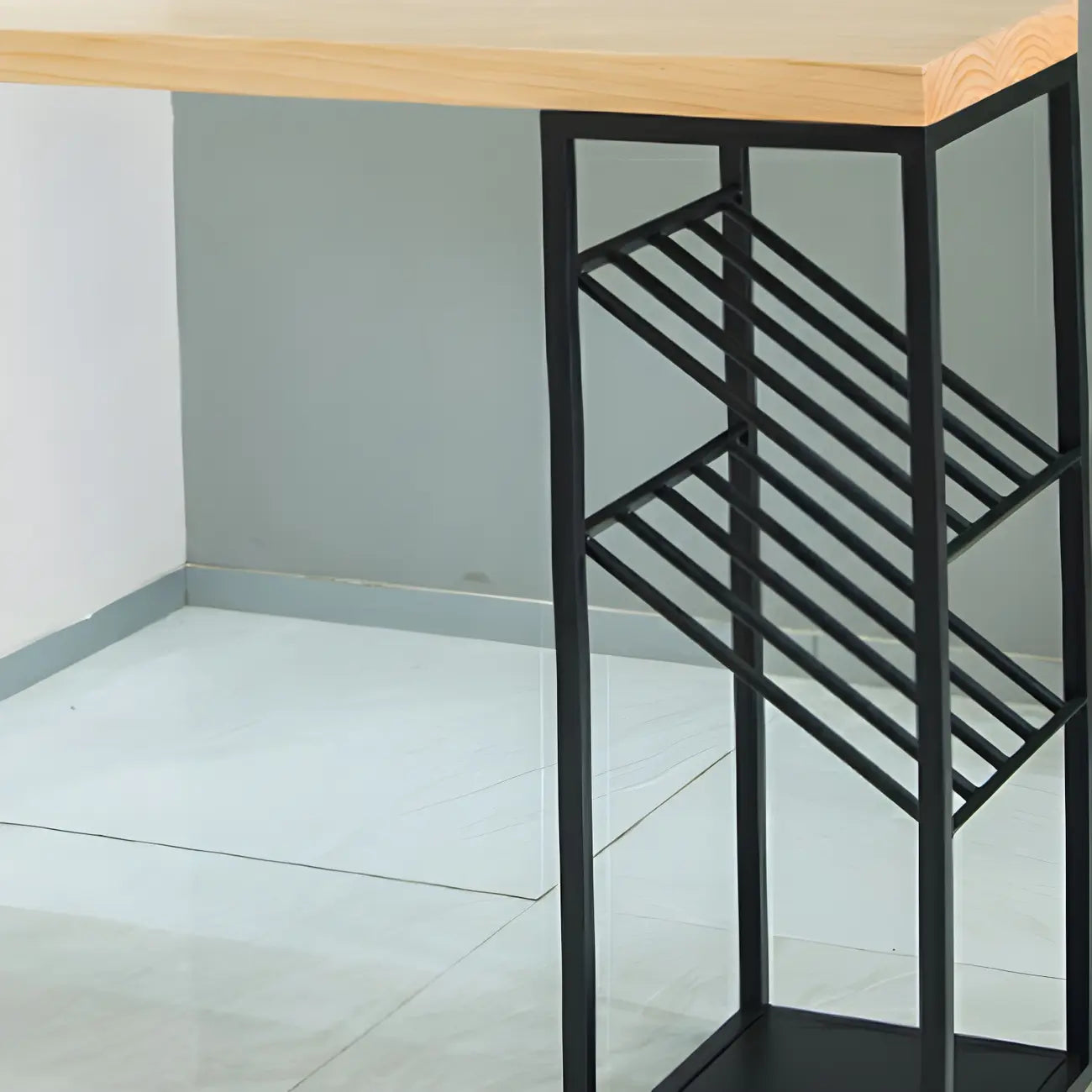 Tables de bar modernes avec casier à vin en pin naturel