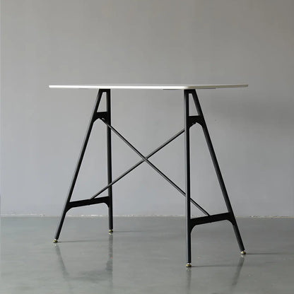 Tables de bar industrielles légères en bois noir et métal imitation bois
