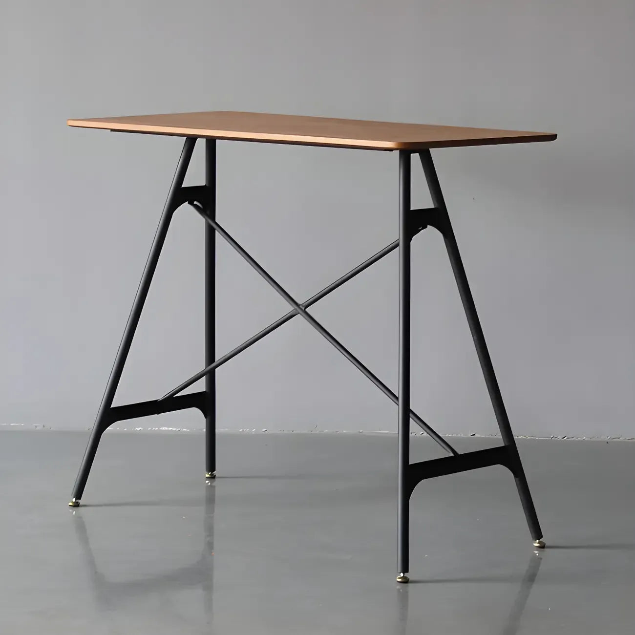 Tables de bar industrielles légères en bois noir et métal imitation bois