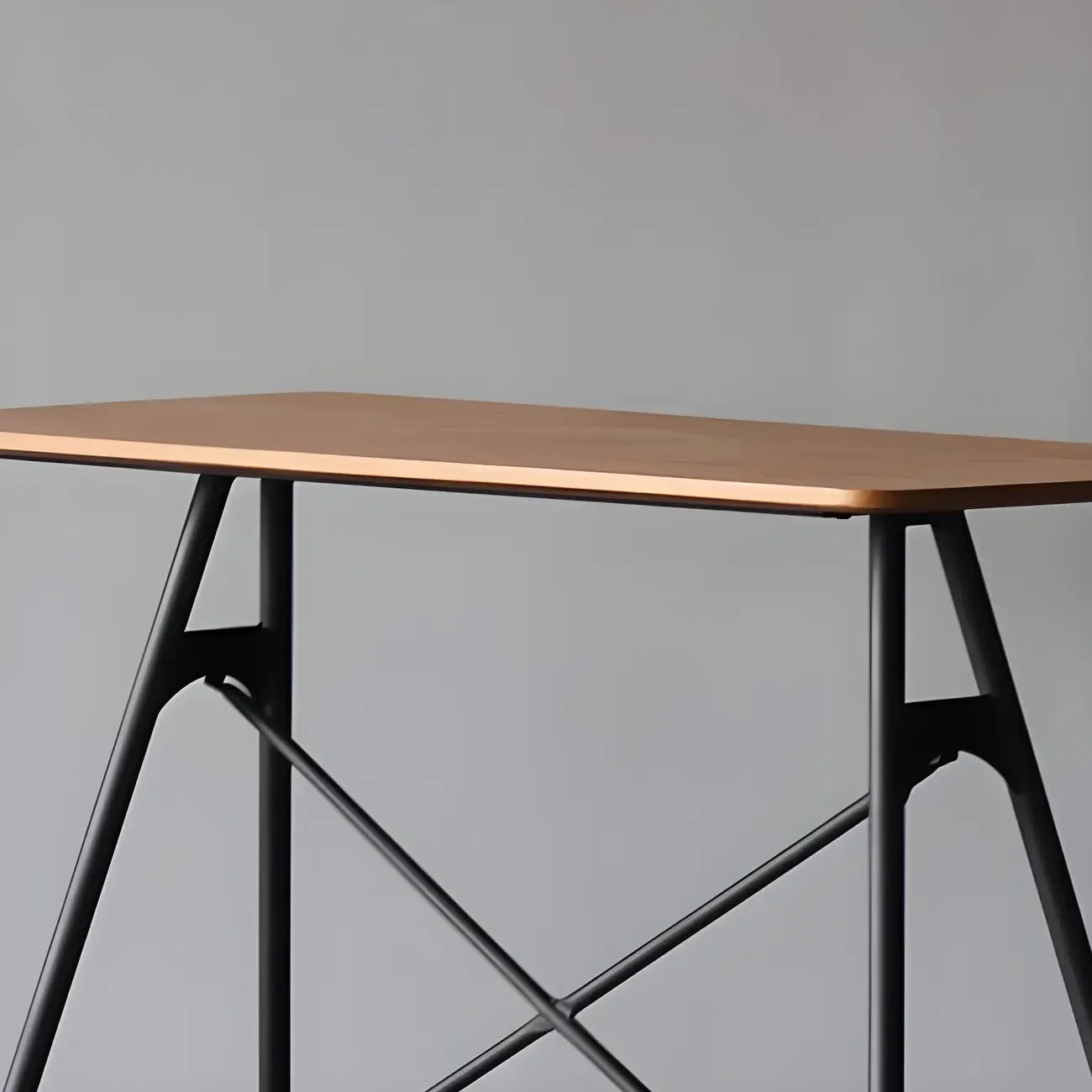 Tables de bar industrielles légères en bois noir et métal imitation bois