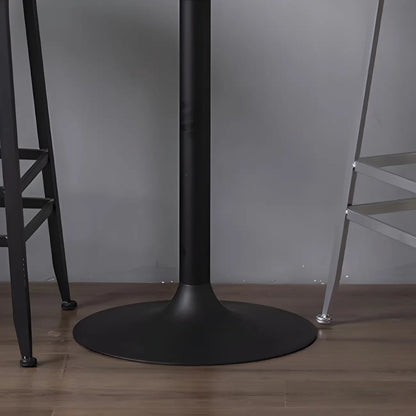 Tables de bar industrielles en bois brun et métal sur pied